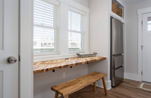 Wilmington House | Cargo District Cottage Bike Walk Explore Dwtn ILM