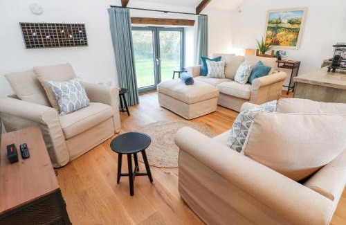 Newquay House | Carines Barns - Pol