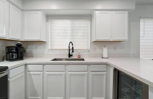 Palm Valley House | Carlos - Desert Flower · City Escape in Goodyear w/Pool | 3BR & 2BA