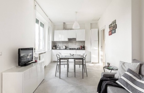 Albese con Cassano Apartment | Carlotta's Home by Holiday Solutions