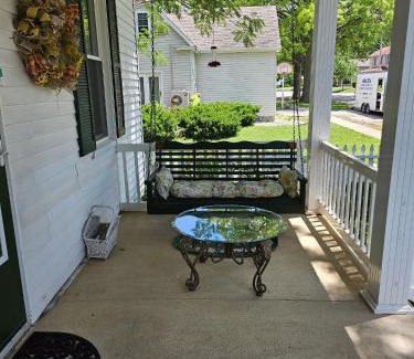 Carlyle House | Carlyle lake home!