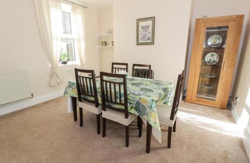 Llanberis House | Carlyn