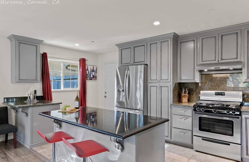 Northeast Carmel House | Carmel Nirvana: Close to Shops Restaurants Golf Beach
