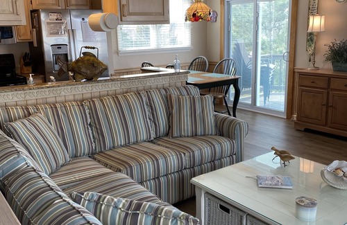 Nags Head House | Carolina Cottage-Family friendly cottage in the Outer Banks-Community Pool