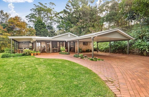 Balmoral Ridge House | Carra Cottage - Luxury Hillside Sanctuary with Breathtaking Views to Sea