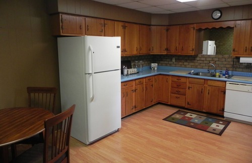 Hubbard Cabin | Carriage House Cabin sleeps 4 with 1 Bathroom