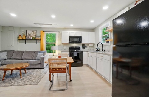 Milford Apartment | Carriage House Retreat 1