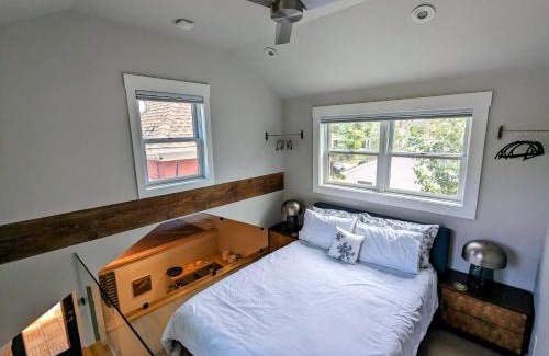 Livingston House | Carriage House