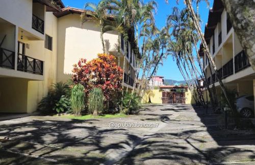 Umuarama House | Casa 7 em Ubatuba no Centro Condomínio com Piscina e Churrasqueira
