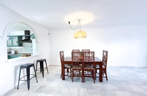 Manilva House | Casa adosada en segunda línea de playa en Manilva