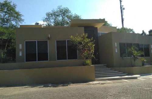 Girardot Villa | Casa Arena