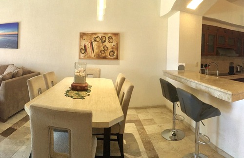 Los Barriles Condo | Casa Bella Beachfront. In town. White Sandy Beaches & Palmas Pickleball Nextdoor