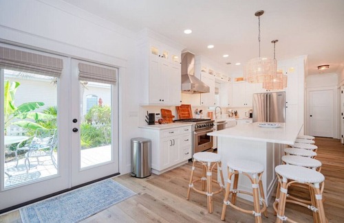 Crystal Shores House | Casa Bella Luxury Experience Amenities Galore