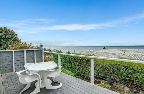 McCracken House | Casa Blanca - 2-4 Heggerton St McCracken - No Linen Included