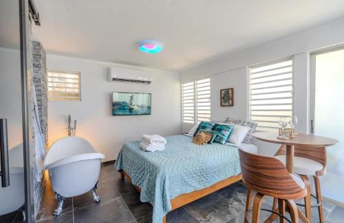 Bajura Apartment | Casa Brisa del Mar - Steps to Montones Beach