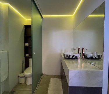 Itaquanduba House | Casa com cachoeira e praia a 50m no Engenho d’Água