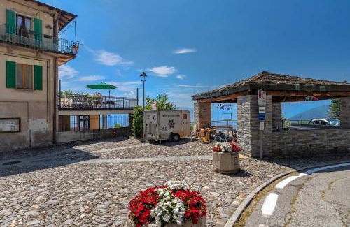 Campagnano di Roma Apartment | Casa con terrazza panoramica sul lago Maggiore