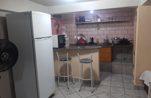Colina Verde Apartment | Casa de hóspedes em ótimo bairro.