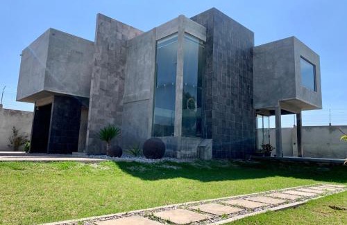 Jilotepec de Abasolo House | Casa de las Mariposas