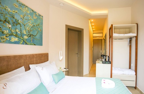 Old Town Hotel | Casa de Potie - Casa 2-3 Family Room in the Heart of Chania Old Town
