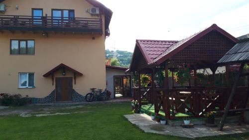 Capatineni-Ungureni House | Casa Deea
