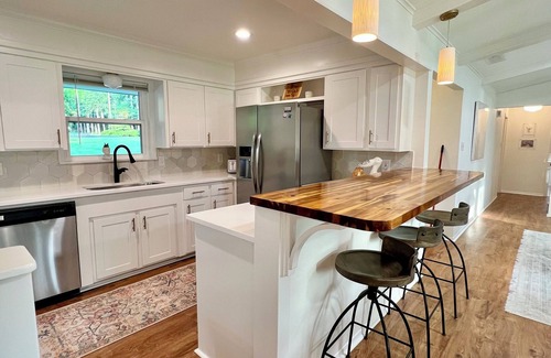 Tyler House | Casa del Lago at Sandy Point ~nCharming 3 bedroom house with amazing lake views