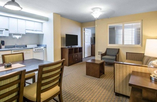 Ormond Shores Apartment | Casa Del Mar Beach Resort - Studio