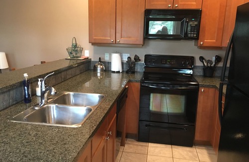 Okanagan-Similkameen Condo | Casa Del Mila Oro Beachfront 2 Bedroom Condo; Book now for spring/summer 2026