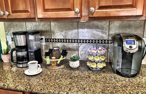 Canyon Lake House | Casa Del Sol - Sleeps 10 - Fiber WiFi - 4 min. from Comal Park.