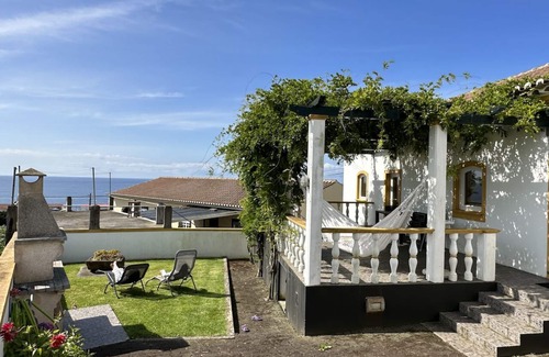Porto Judeu House | Casa do Alemão - perfect holiday home with sea views