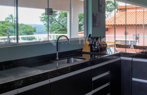 Bouvet Island House | Casa em Condominio com Vista Para a Represa