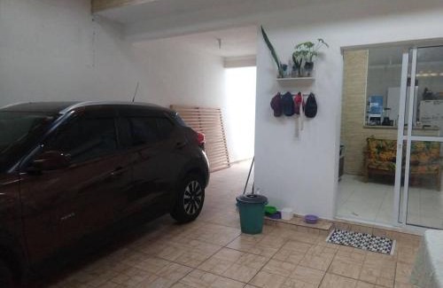 Itanhaem House | Casa em Itanhaém com 2 quartos garagem p 2 carros, churrasqueira, piscina 200 m da praia