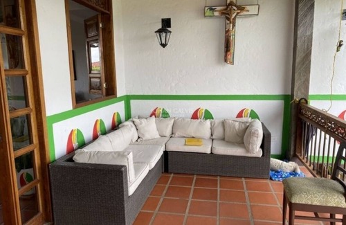 Armenia Cottage | Casa en el Corazón del eje Cafetero Colombiano; con Piscina, Jacuzzi, Naturaleza