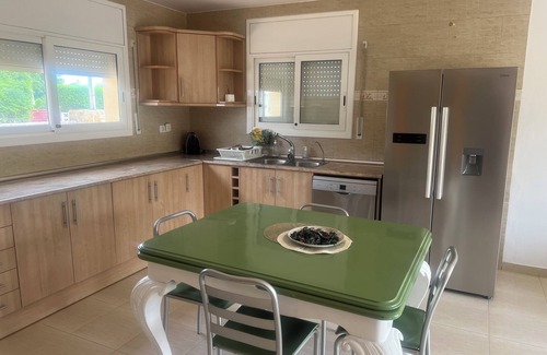 La Prosperitat House | Casa en la Montaña Cerca de la Playa