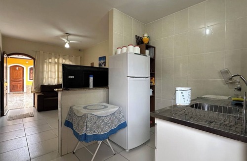 Martim de Sa House | Casa espaçosa com churrasq e Wi-Fi a 400m da praia