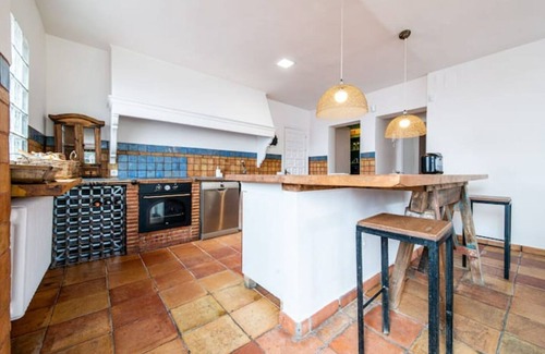 Las Rozas de Madrid House | Casa Familiar con Piscina, Jacuzzi y Bbq! Ideal Grupos!