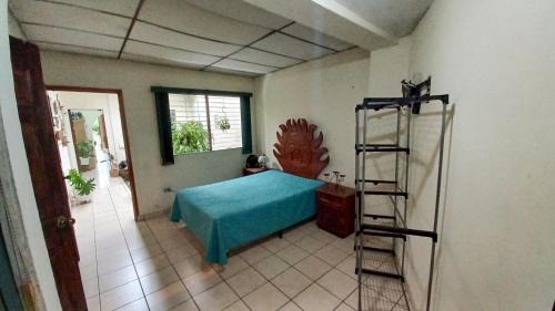 San Salvador House | Casa Flor Blanca