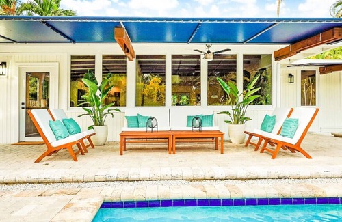Biscayne Park House | Casa in Tropic Paradise with Pool and BBQ