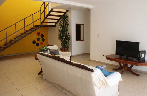Aguascalientes House | Casa Jacaranda al Sur de la ciudad