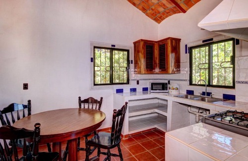 Los Ayala House | Casa las Mariposas Bungalow 3