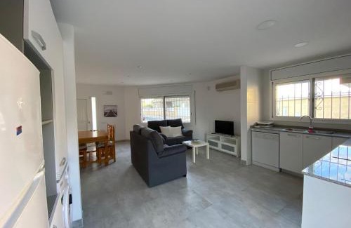 Deltebre House | Casa Les Buganvilles