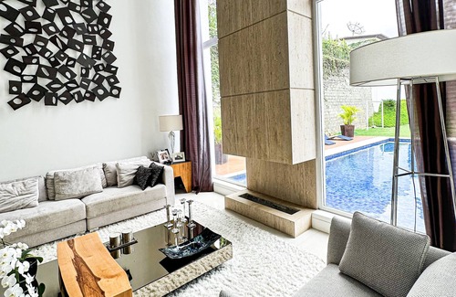 Jardim Colonial House | Casa Moderna e Luxuosa na Granja Viana