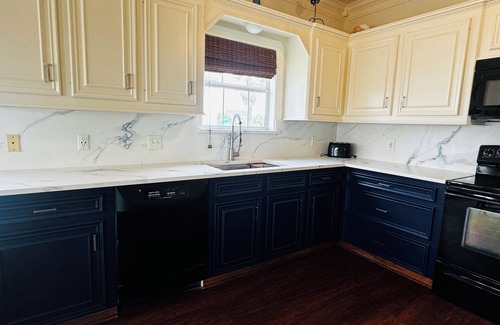 Isla Del Sol House | Casa Maya - Newly Renovated Vacation Home - 10 minutes walk to the beach