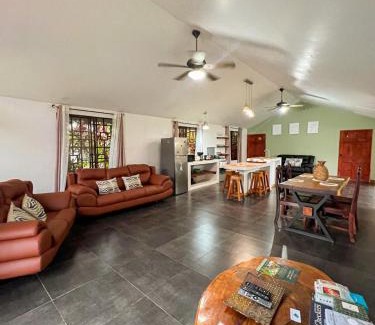 Puerto Jimenez House | Casa Miel Dulce Escapada en el Paraíso