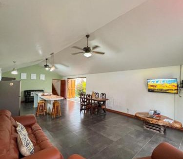 Puerto Jimenez House | Casa Miel Dulce Escapada en el Paraíso