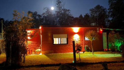 Bella Vista House | Casa moderna con piscina climatizada a metros del mar y las sierras en Bella Vista-Piriapolis
