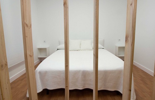 Pobles de l'Oest House | Casa Orrente, in Valencia easy to park, next to the Fair