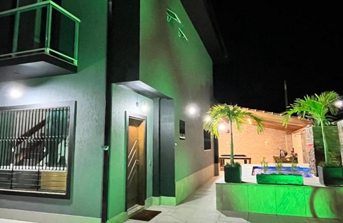 Centro House | Casa Pé na Areia com Piscina Climatizada
