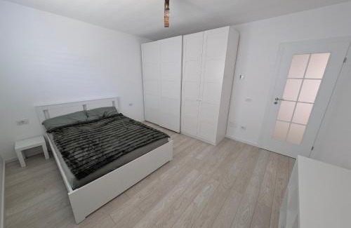 Miroslava Villa | Casa Pax