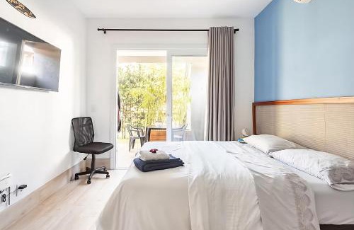 Santinho Apartment | Casa próxima ao mar andar térreo - Florianópolis